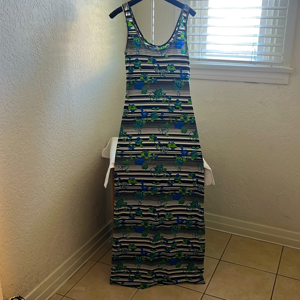 e-klah maxi dress form fitting junior size small